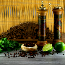 Lade das Bild in den Galerie-Viewer, Roter Kampot Pfeffer 100g