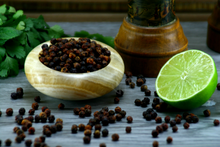 Lade das Bild in den Galerie-Viewer, Roter Kampot Pfeffer 50g