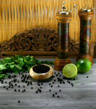 Lade das Bild in den Galerie-Viewer, Schwarzer Kampot Pfeffer 50g