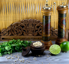 Lade das Bild in den Galerie-Viewer, Weißer Kampot Pfeffer 50g